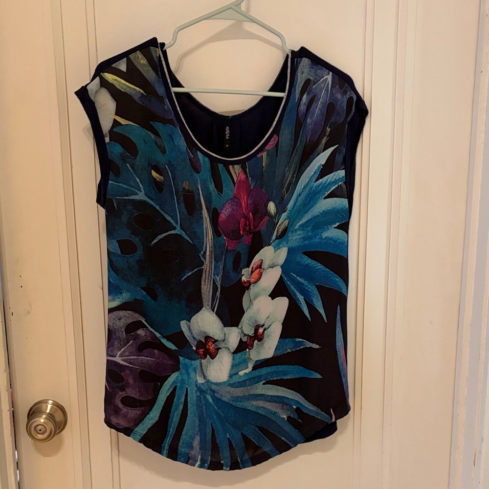 Sleeveless Tropical Floral Tank Top in Teal and Black